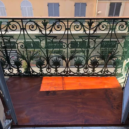 招待所 Roma 3*