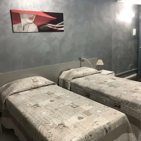 招待所 Roma 圣雷默