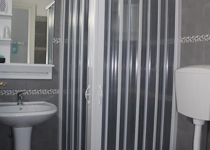 招待所 Roma 圣雷默